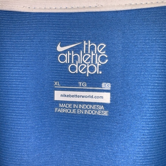 Nike full zip light weight jacket - Picture 9 of 11
